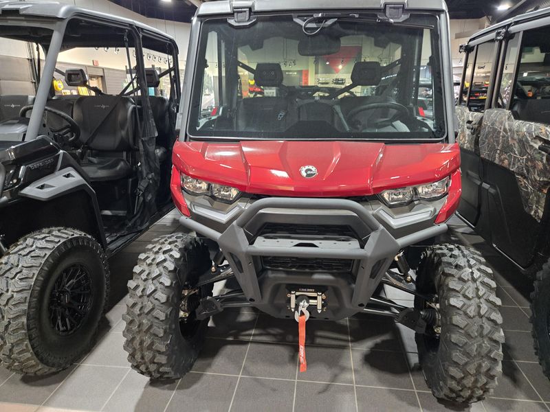 New 2025 Can-Am DEFENDER 6X6 LIMITED CAB HD10 FIERY RED Image 4