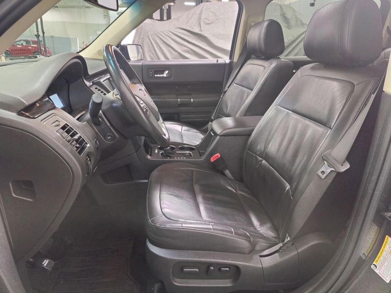 2015 Ford Flex SEL AWD w/Vista Roof & NavigationImage 19