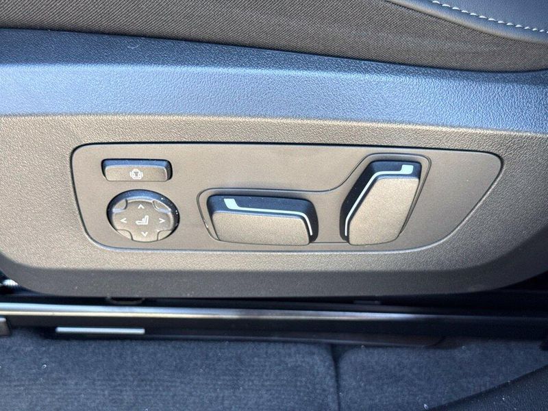 New 2026 BMW X3 30 xDriveImage 18