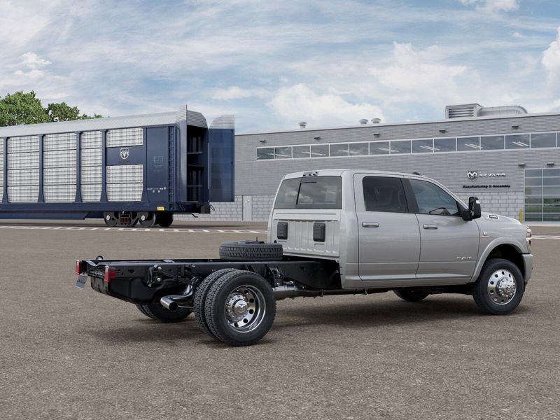 New 2026 RAM 4500 Big Horn Chassis Crew Cab 4x4 60