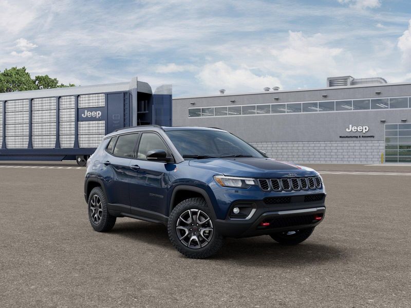 New 2026 Jeep Compass Trailhawk 4x4Image 3