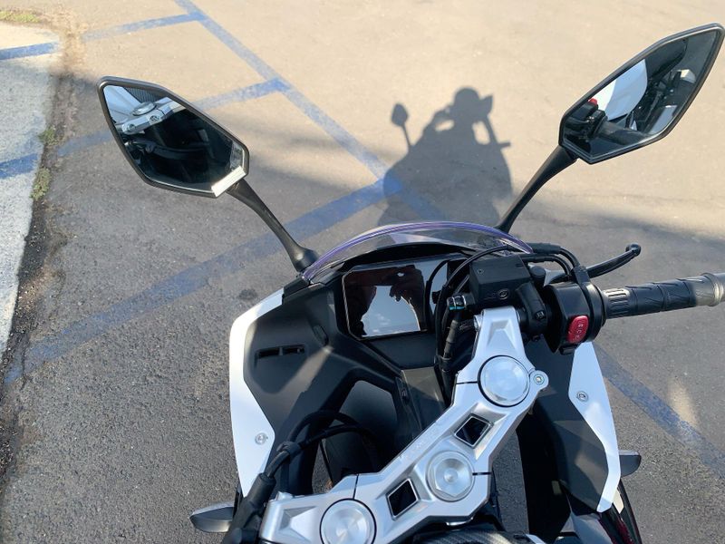 New 2025 CFMOTO 300SS Image 22