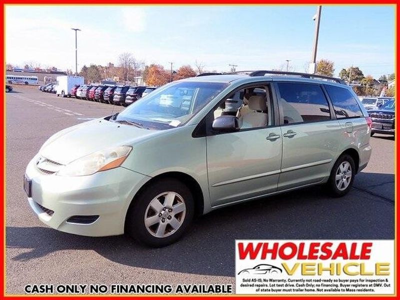 2008 Toyota Sienna CEImage 1