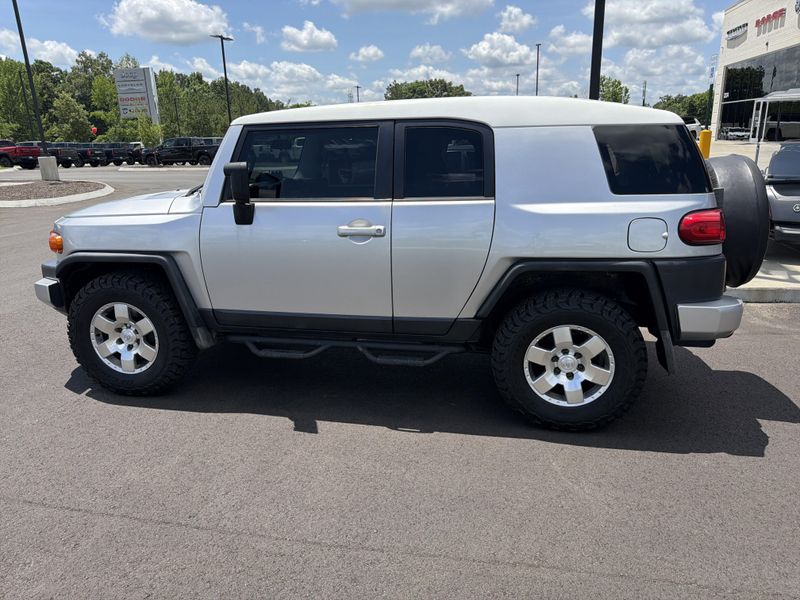 Used 2007 Toyota FJ Cruiser Image 24