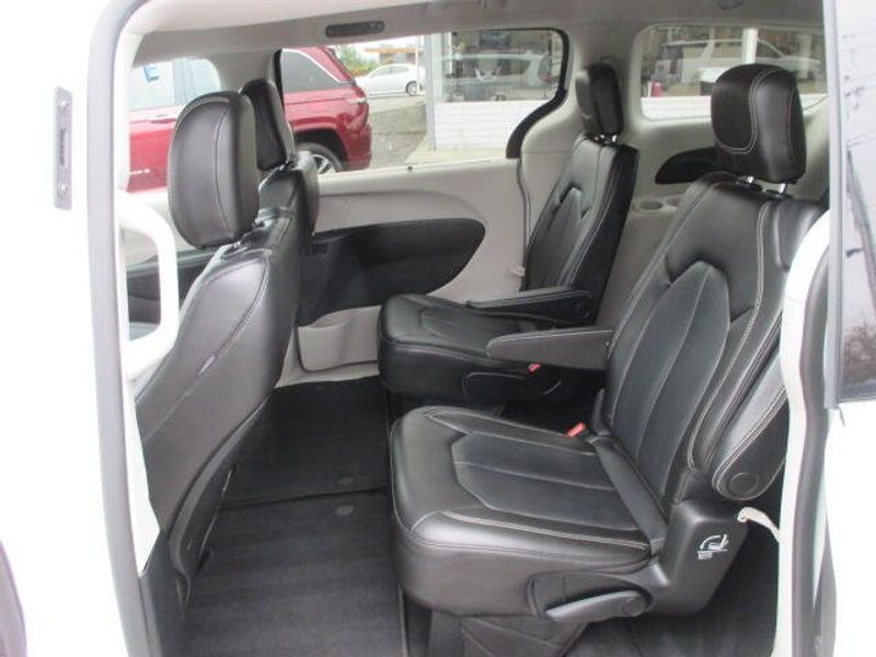 Used 2020 Chrysler Voyager LXIImage 22