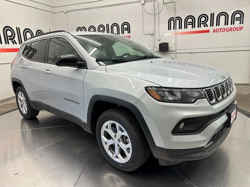 2024 Jeep Compass Latitude 4x4Image 1