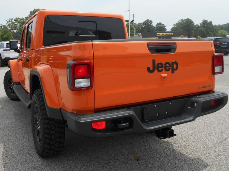 New 2025 Jeep Gladiator High Tide 4x4Image 3