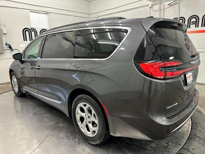 2023 Chrysler Pacifica LimitedImage 14