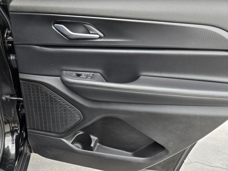 Used 2024 Jeep Grand Cherokee L Laredo X 4x2