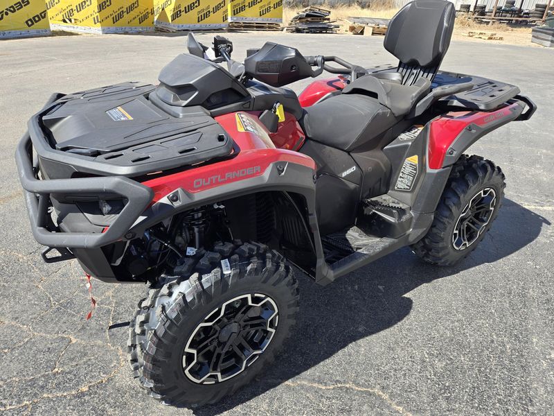 2025 Can-Am OUTLANDER MAX XT 850 FIERY REDImage 3