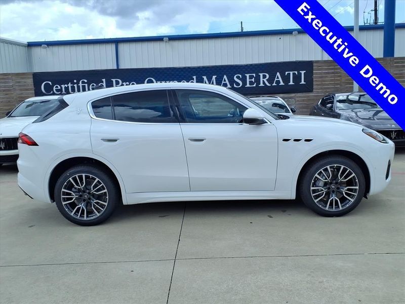 New 2025 Maserati Grecale Image 5