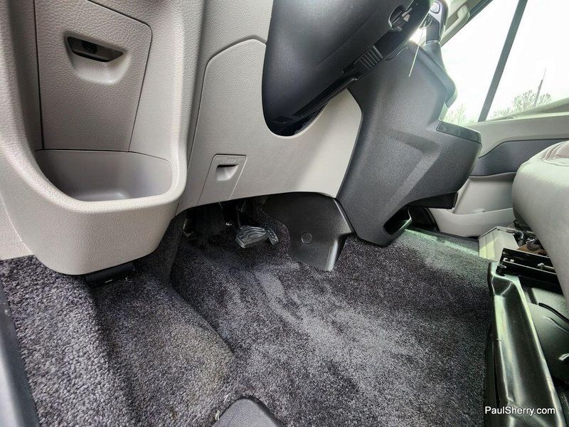 2018 Ford Transit-250 Image 23