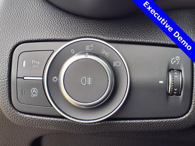 New 2025 Alfa Romeo Giulia IntensaImage 24