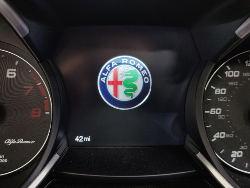 2023 Alfa Romeo Stelvio Quadrifoglio AWD w/Sunroof/ActivImage 34