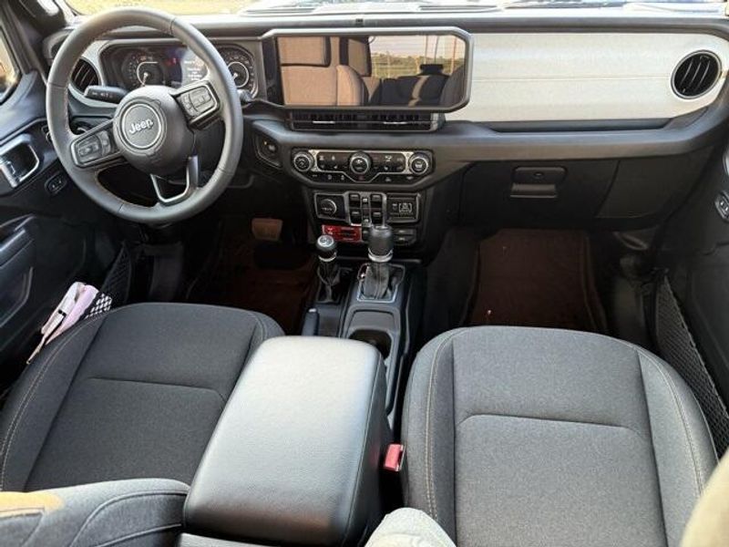 2024 Jeep Wrangler Willys photo 10