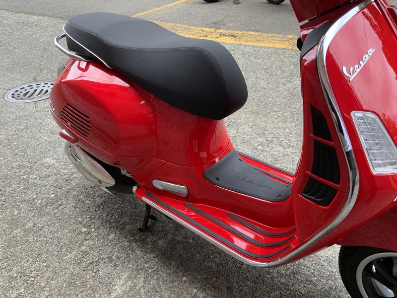 New 2025 Vespa GTS SUPER 300 