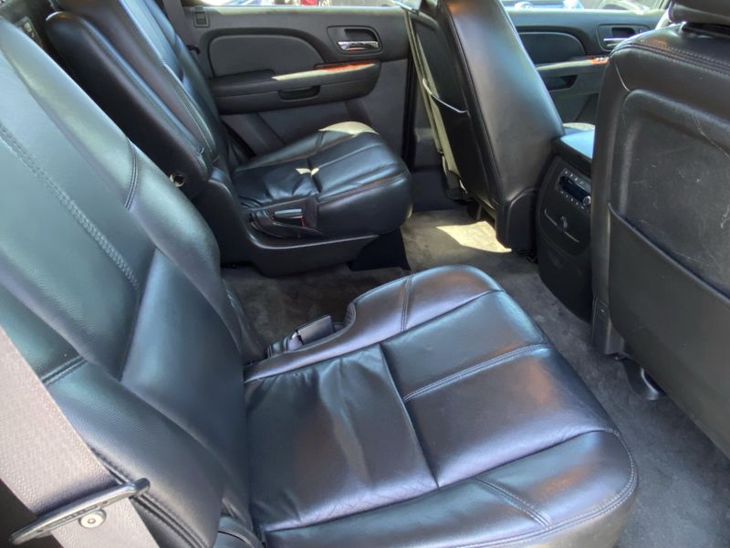 Used 2011 Chevrolet Tahoe LTImage 11