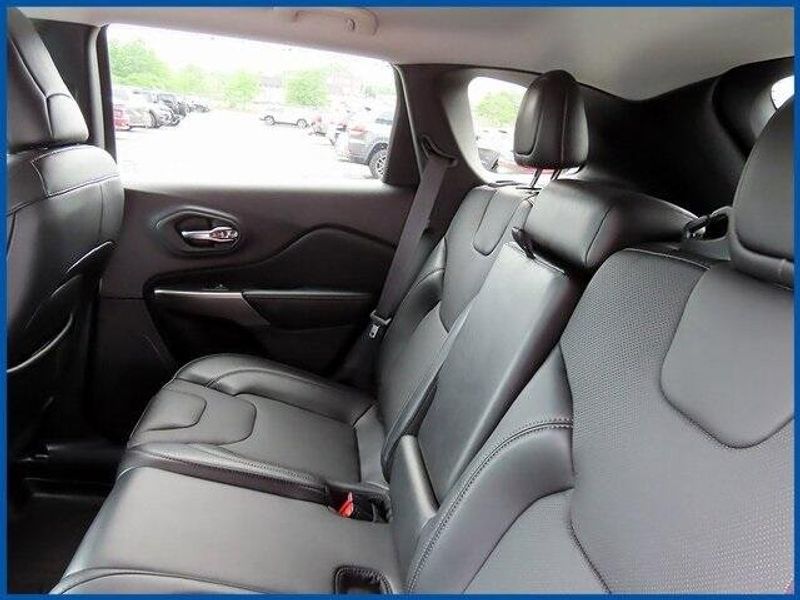 2021 Jeep Cherokee Latitude LuxImage 10