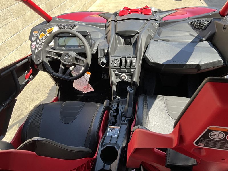 New 2025 Can-Am MAVERICK MAX  X3 XRS 72 TURBO RR Image 7