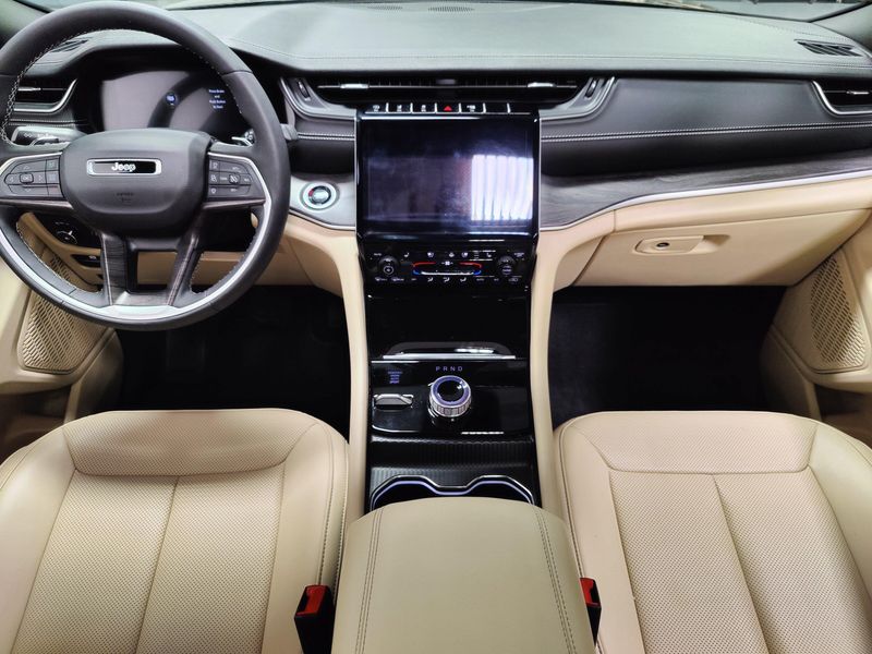 Used 2025 Jeep Grand Cherokee Limited 4X4 w/Luxury Tech IIImage 22