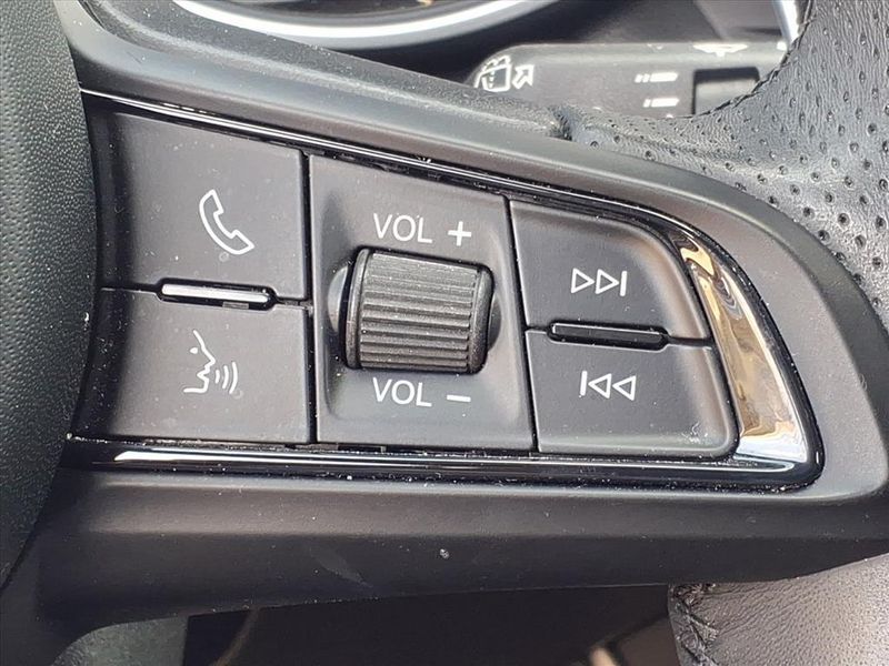 Used 2022 Alfa Romeo Stelvio VeloceImage 21