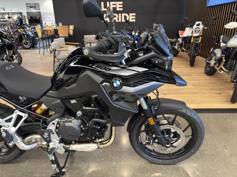 2025 BMW F 800 GS - BLACK STORM METALLIC