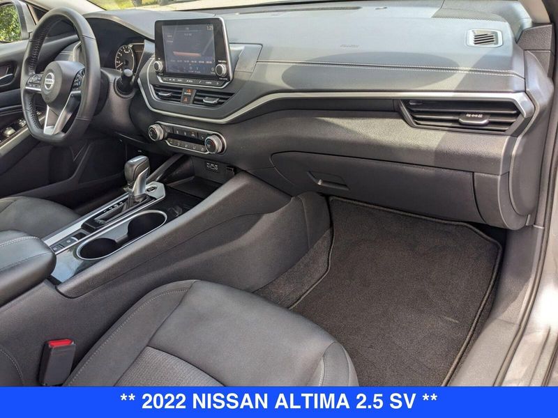 2022 Nissan Altima 2.5 SV photo 32