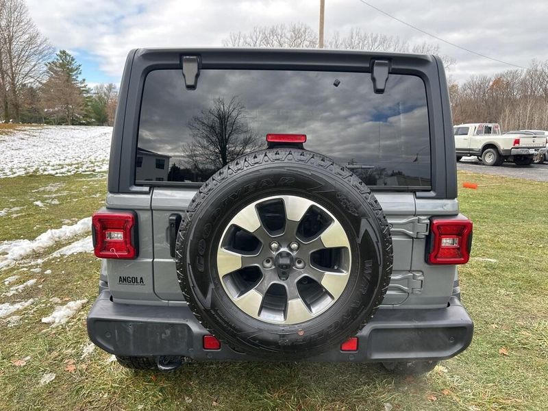 2021 Jeep Wrangler Sahara Unlimited photo 4