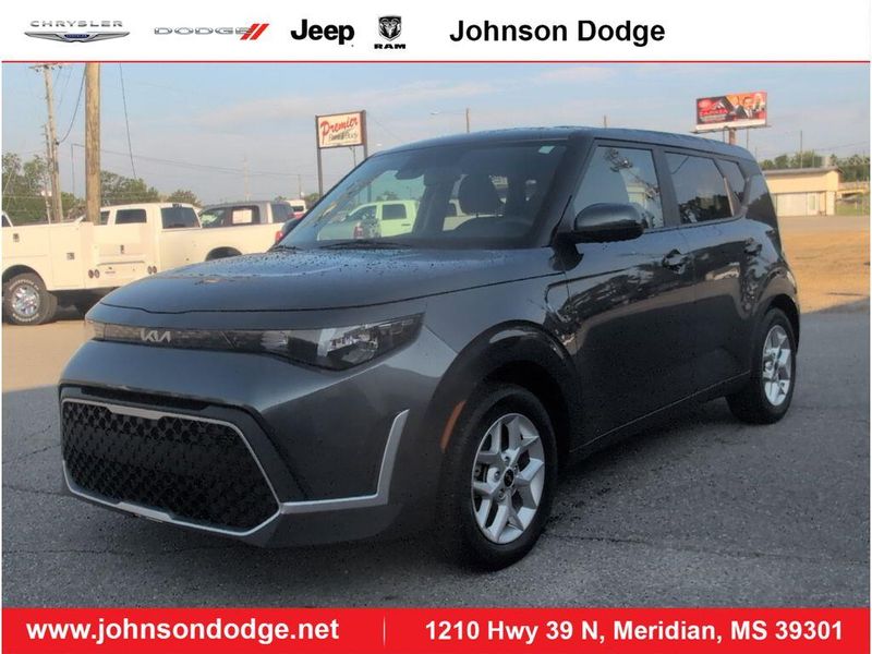 Used 2023 Kia Soul LXImage 1