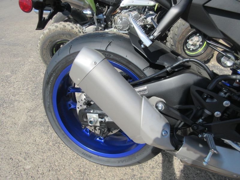 NEW 2026 YAMAHA YZF-R1 Image 25