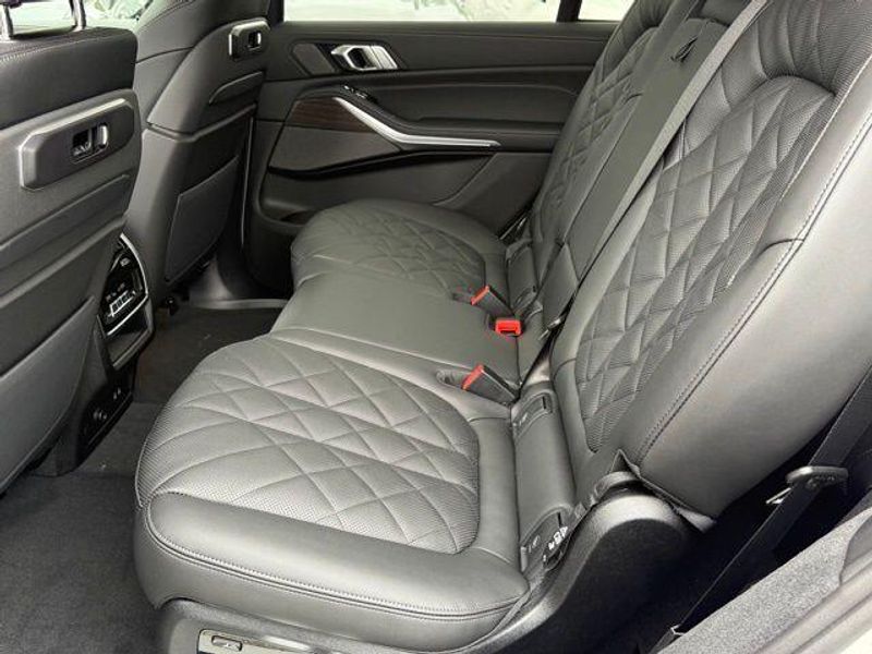 New 2026 BMW X7 xDrive40iImage 27