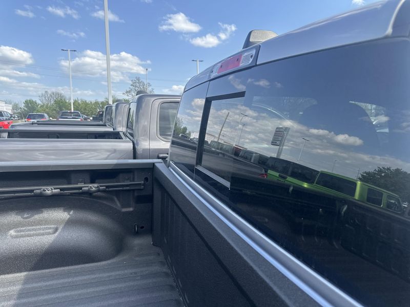 2025 RAM 1500 Big Horn Crew Cab 4x4 5