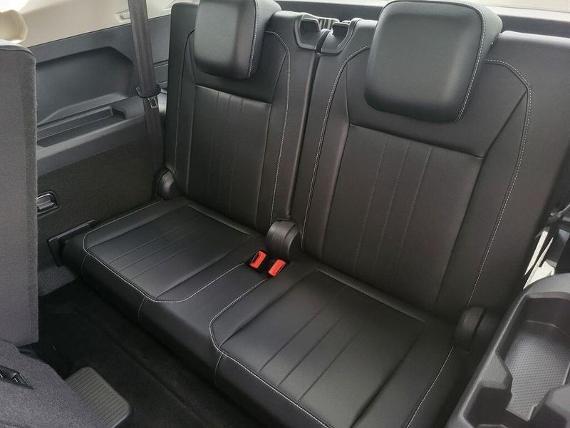 2024 Volkswagen Tiguan 2.0T SEImage 29