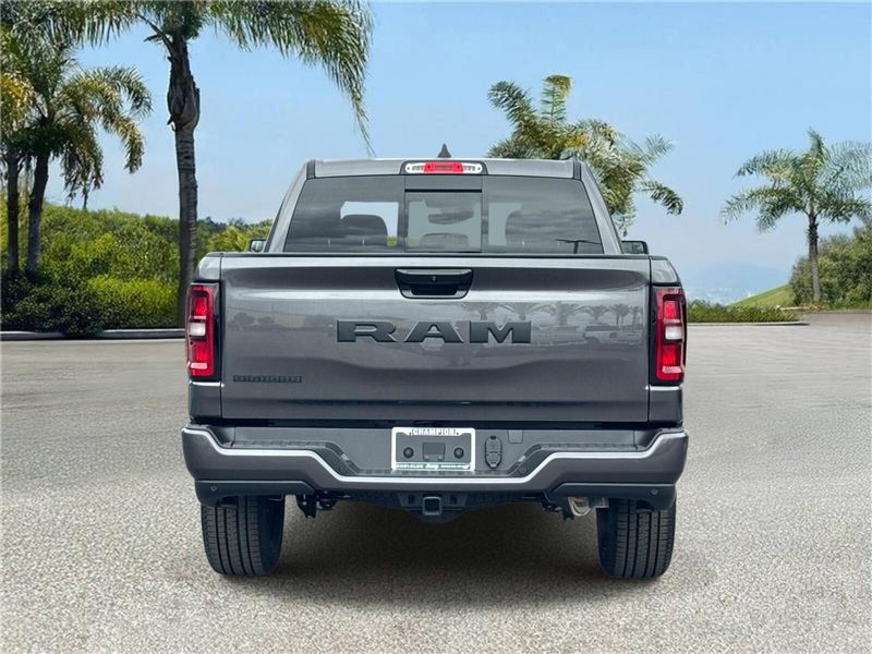 New 2026 RAM 1500 Big Horn Crew Cab 4x2 5'7' Box