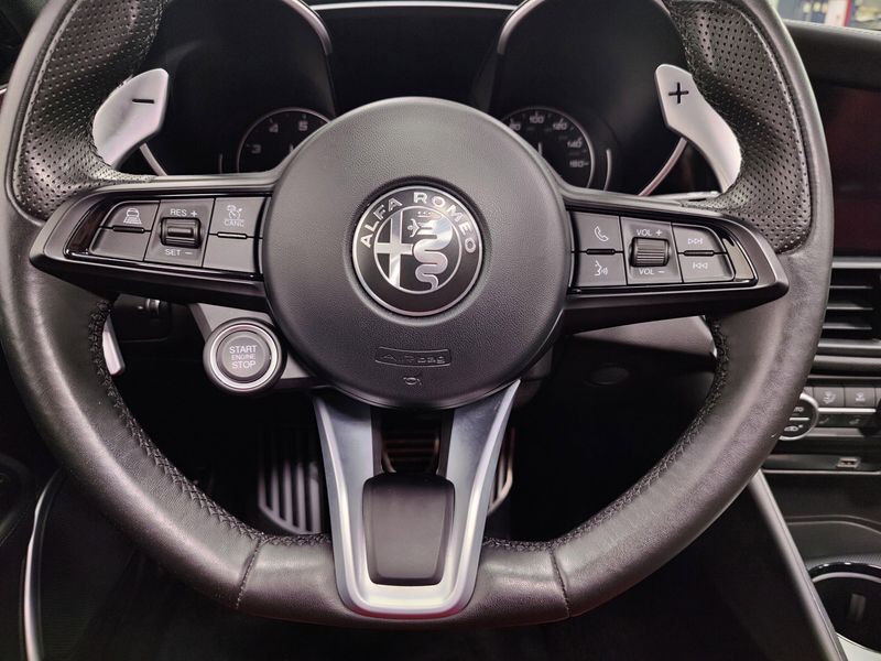 Used 2022 Alfa Romeo Giulia Veloce Premium AWD w/Sunroof/navImage 28