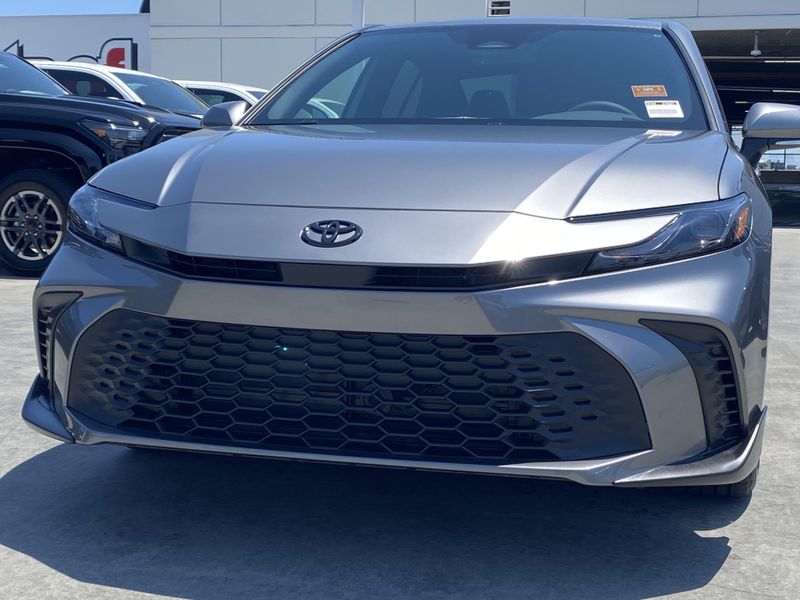 New 2025 Toyota Camry SEImage 7