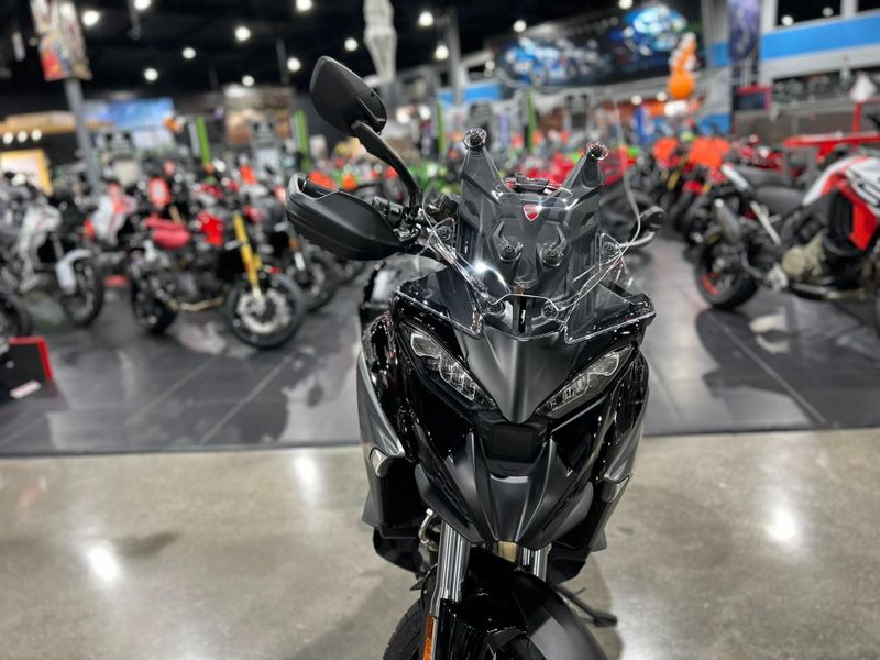 New 2025 Ducati MULTISTRADA V4 S TRAVEL & RADAR Image 28