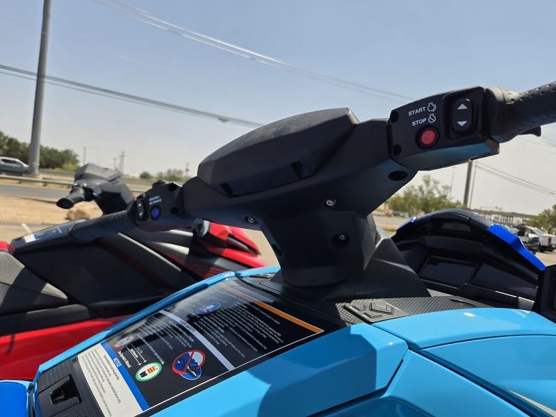 2025 Yamaha VX DELUXE WITH AUDIO CYAN AND AZURE BLUE Image 11