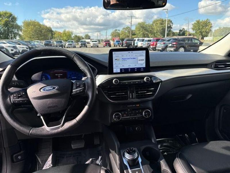 2021 Ford Escape Titanium photo 14