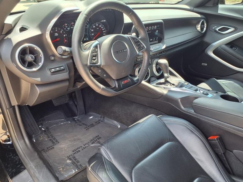 Used 2016 Chevrolet Camaro SSImage 4
