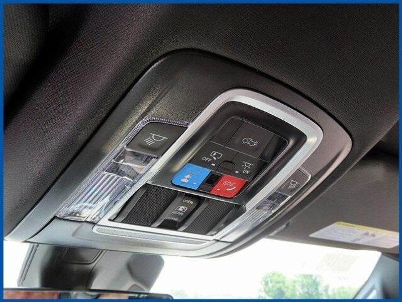2025 RAM 1500 LaramieImage 17