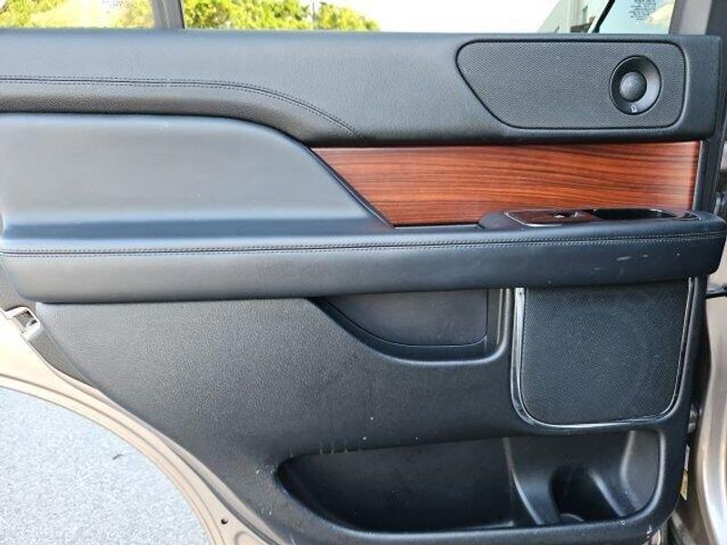 2018 Lincoln Navigator Select