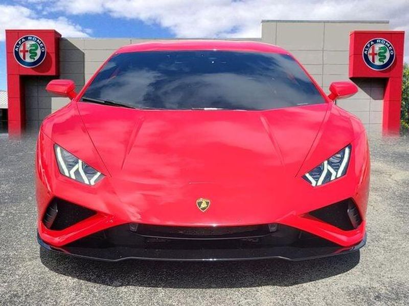 2023 Lamborghini Huracan Evo Coupe RWD photo 2