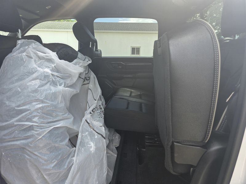 Used 2022 RAM 1500 LimitedImage 13