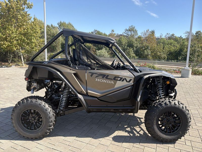New 2026 Honda TALON1000R FOX LIVE VALVE Image 10