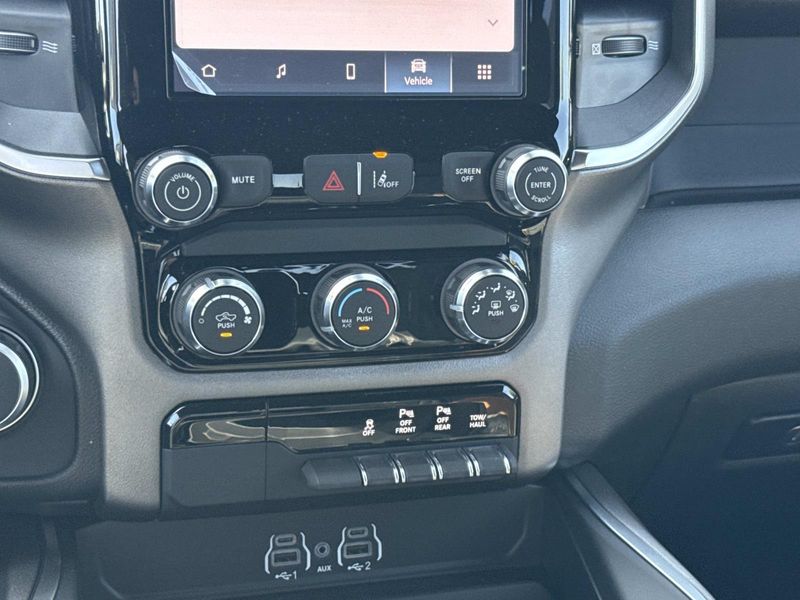 New 2026 RAM 1500 Express Crew Cab 4x4 5'7' Box
