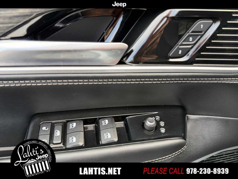 2022 Jeep Wagoneer Series III photo 27