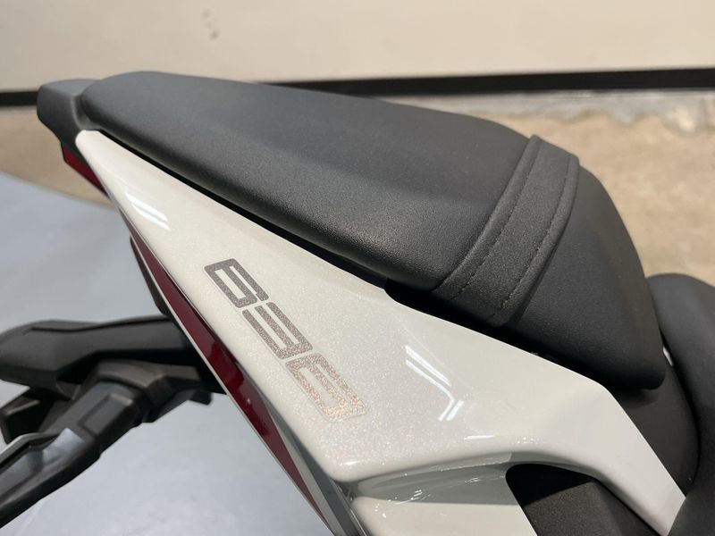 New 2025 Kawasaki NINJA ZX-6R ABS Image 15