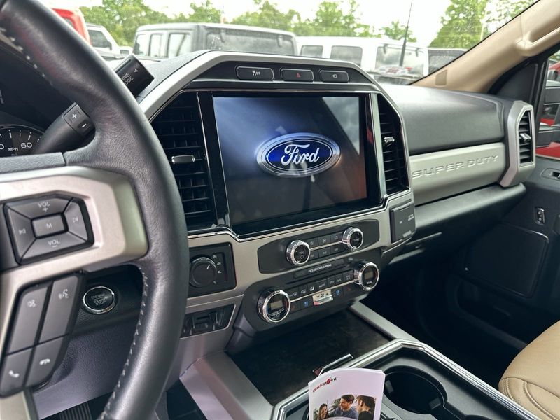 2022 Ford Super Duty F-250 SRW LariatImage 39