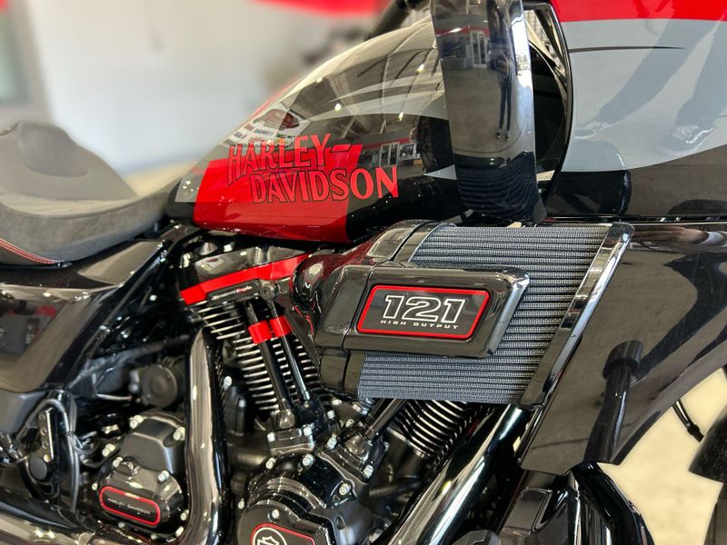 Used 2025 Harley-Davidson ROAD GILDE CVO ST Image 29